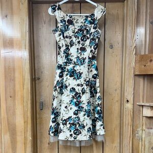 Chic Floral Midi Dress - Cream and Blue